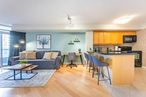 Executive 1+Den Condo, Parking