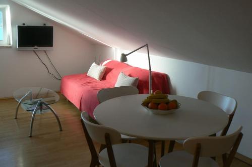 Smiley apartment with a million dollar view