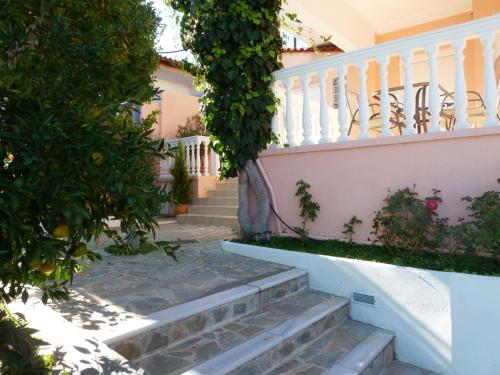 Omorfi Poli 120 sqm Apartment