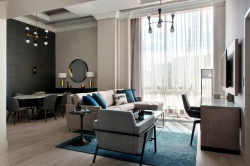 Ruang duduk di Bethesda North Marriott Hotel & Conference Center