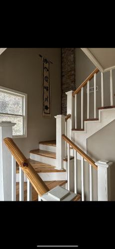 507 A Bridge Down Stairs – Photos 5