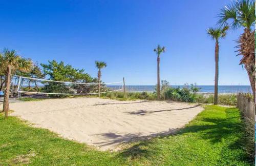 New ! Ocean Reef Resort-Unique Renovated Oceanfront Condo -Free parking - Amazing pools & Views photo 37