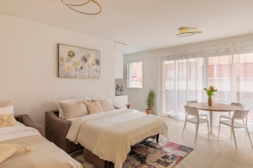 Magic Deluxe Suites - Free Parking photo 3