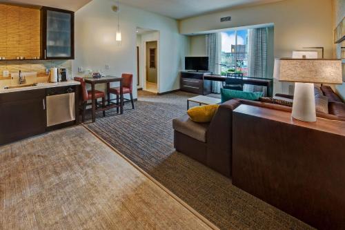 Residence Inn by Marriott Kansas City Downtown/Convention Center Image