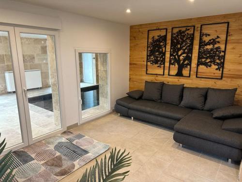 Χώρος καθιστικού στο Gite 5 chambres, piscine intérieure, proche du Der