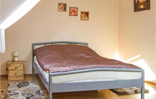 Postel nebo postele na pokoji v ubytování Stunning Home In Drezdenko With Wifi