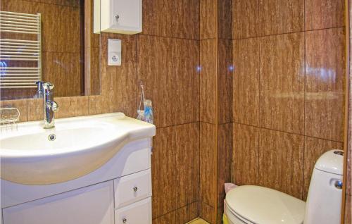 Koupelna v ubytování Stunning Home In Drezdenko With Wifi