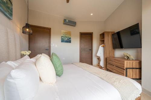 Postel nebo postele na pokoji v ubytování Kippal - Modern Oasis - ApartHotel