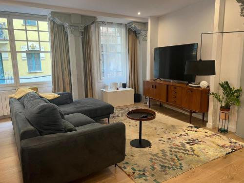 Palacete Frente al Casco Viejo de Bilbao