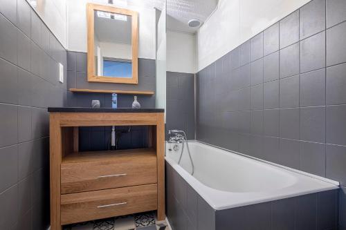 Kúpeľňa v ubytovaní Superbe appartement avec parking gratuit en centre ville et aux pieds des pistes