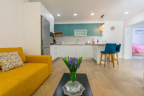 City Apartment 4 & 6