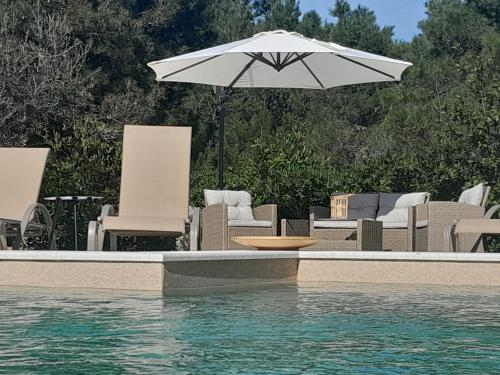 Caliente Apartments Vir A