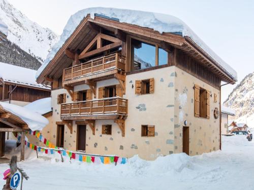 Chalet in Champagny by Ski Slopes