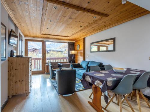 Appartement élégant à Val-d'Isère avec balcon, parking, wifi - FR-1-694-270