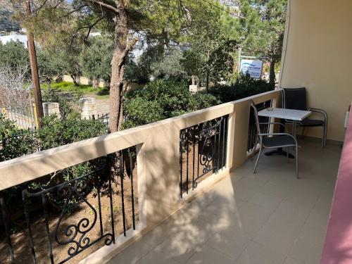 Φωτογραφία από το άλμπουμ του Mediterranean Sea Down Floor στην Παλαιοχώρα