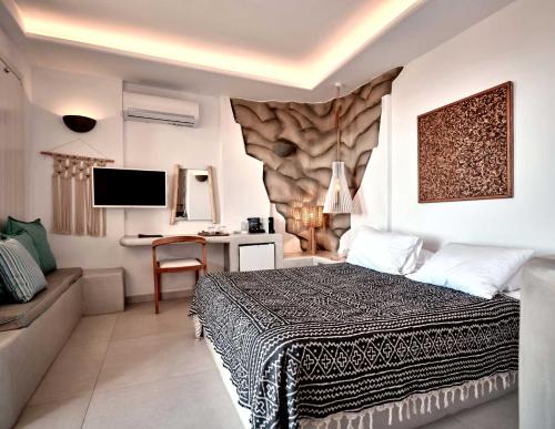 TV a/nebo společenská místnost v ubytování Mythic Paros , Adults Only