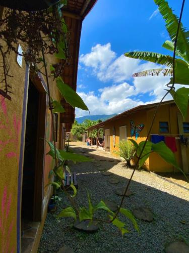 a view of the courtyard of a building at Greensoul Hospedagem in Ubatuba