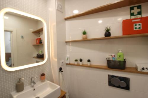 Bilik mandi di Downtown Villa