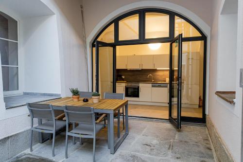 Cucina o angolo cottura di Servus Apartments Old Town Premium