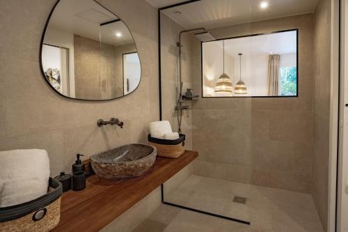 Ένα μπάνιο στο Villa Joia Saint Tropez
