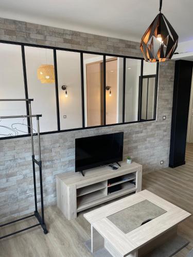 Modern and pleasant apartment in the heart of the city