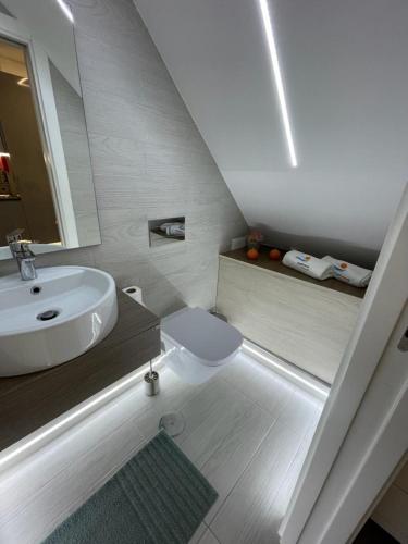 Light Wave Nazare Suite 50m Beach