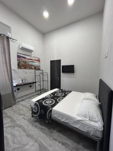 FORIA HOUSE VALENTiNO