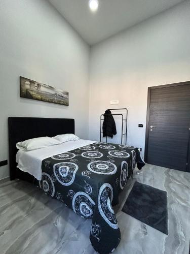 FORIA HOUSE VALENTiNO