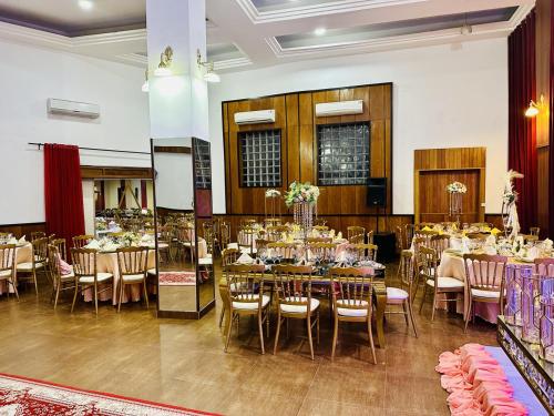 Restaurace v ubytování Yaahot