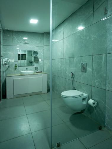 Koupelna v ubytování Empire Residency