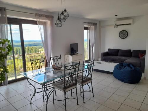 Photo de la galerie de l'établissement Appartement Belle vue - Centre ville Médiévale, à Gourdon