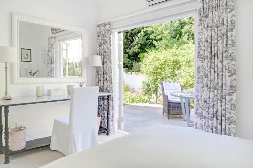 Gambar di galeri bagi Farm Lorraine Lake Cottage, Loft Cottage and Garden Cottage di Franschhoek