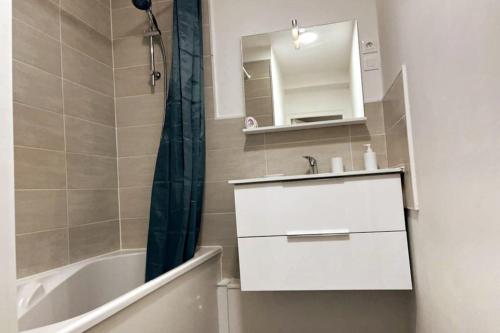 Kúpeľňa v ubytovaní LeRelaisdOdile * Grand T3 * Hyper Centre