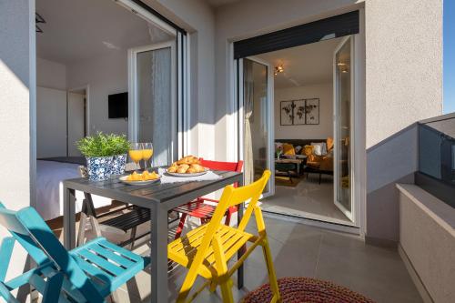 Sunny Island Apartment