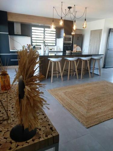 Una cocina o cocineta en Villa Tamara