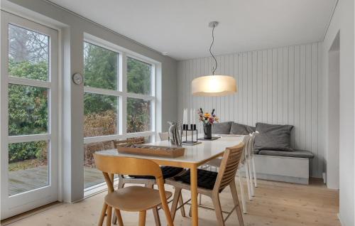 Χώρος καθιστικού στο 3 Bedroom Gorgeous Home In Gilleleje