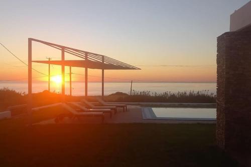 CRISTELIA SEAFRONT & POOL VILLA – Photos 2