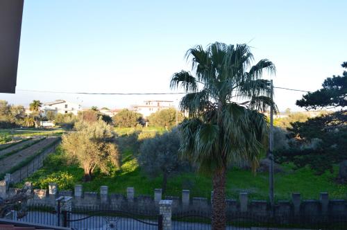 Κήπος έξω από το Residence Epizephyri