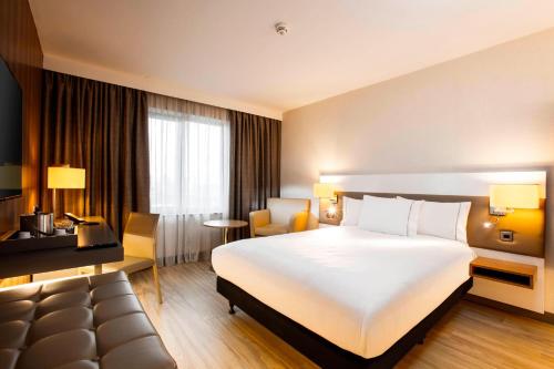 AC Hotel by Marriott Manchester Salford Quays Image