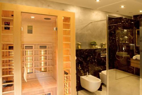 Bathroom sa Afrodita Wellness Essence