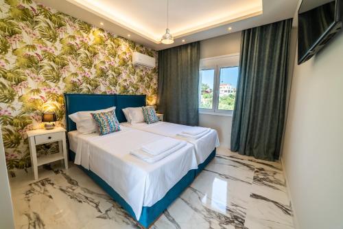 Postel nebo postele na pokoji v ubytování Thomas Villa Hersonissos - Private Pool - Sleeps 6