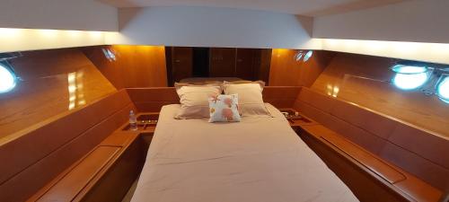 Yacht Charter Nice Cannes Antibes