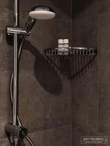 Un baño de Deck 3 Savynomad Harbour Residences wow Views