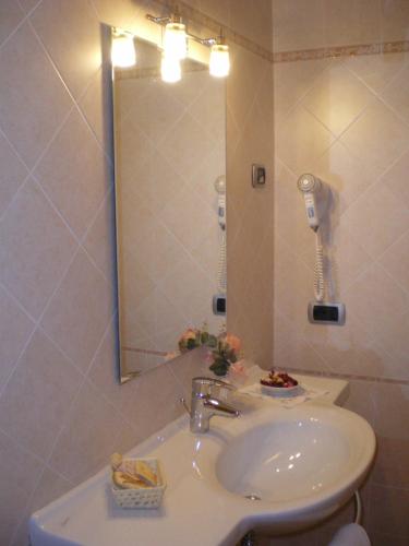 Fotografie z fotogalerie ubytování Hotel Garni Arnica v destinaci Molveno