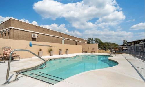ROADWAY INN – Photos 3