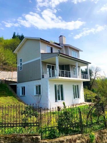 Budova, kde se vila nachází
