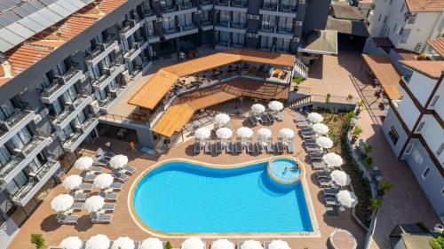Clover Magic Park Side Hotel – Photos 4