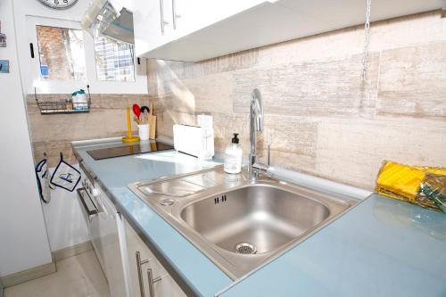 San Juan Beach apartment with AC and views