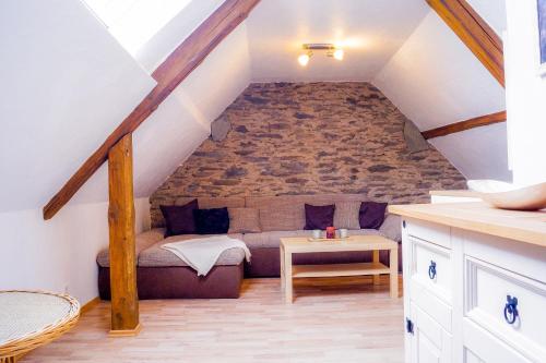 Χώρος καθιστικού στο Traumwohnung Jolly Jumper auf idyllischem Reiterhof nähe Burg Eltz