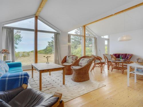 Posezení v ubytování Holiday Home Carmen - 25m from the sea by Interhome